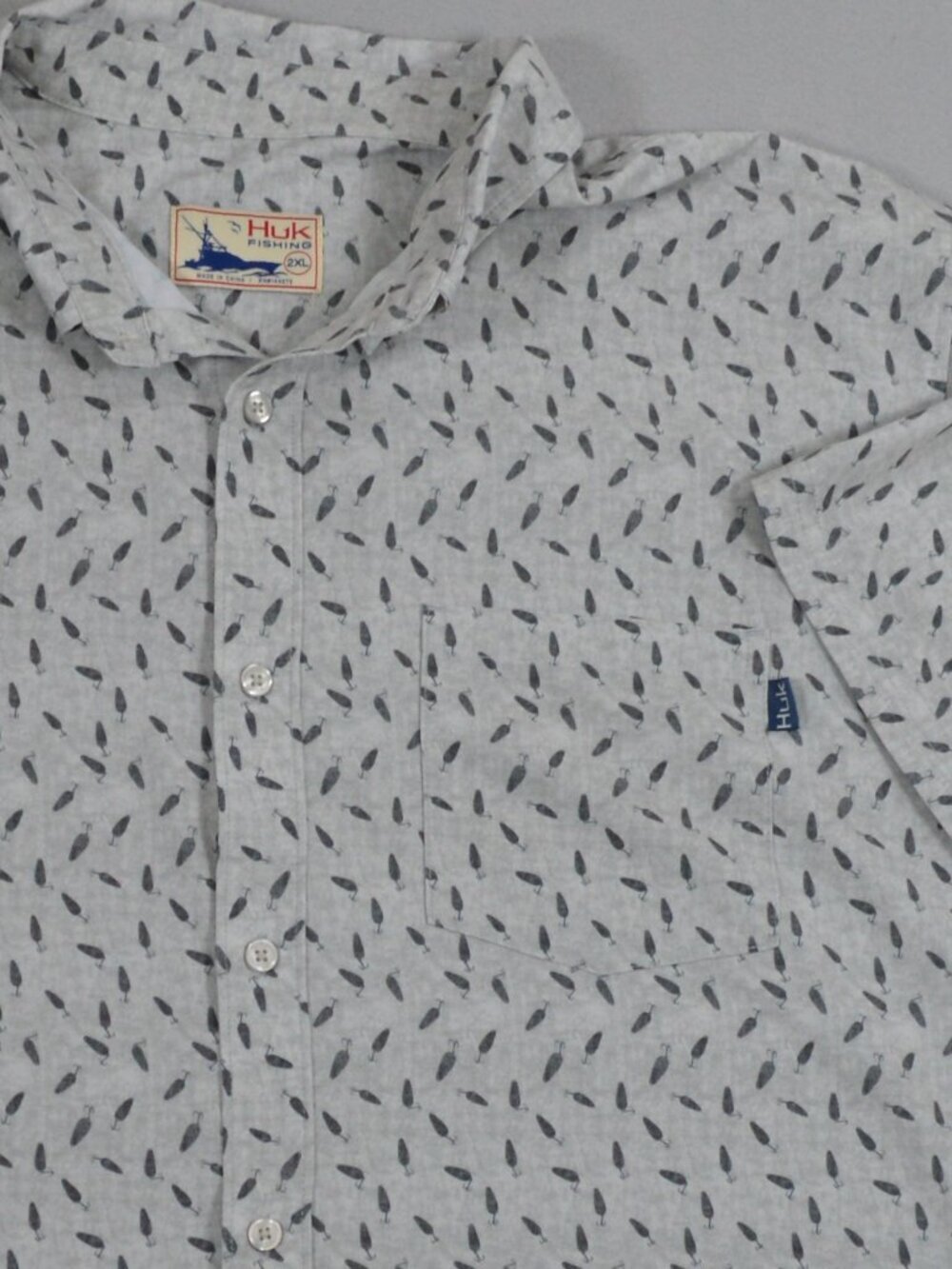 Huk Kona Performance Fishing Shirt XXL Gray Lure Print Button Down Short Sleeve